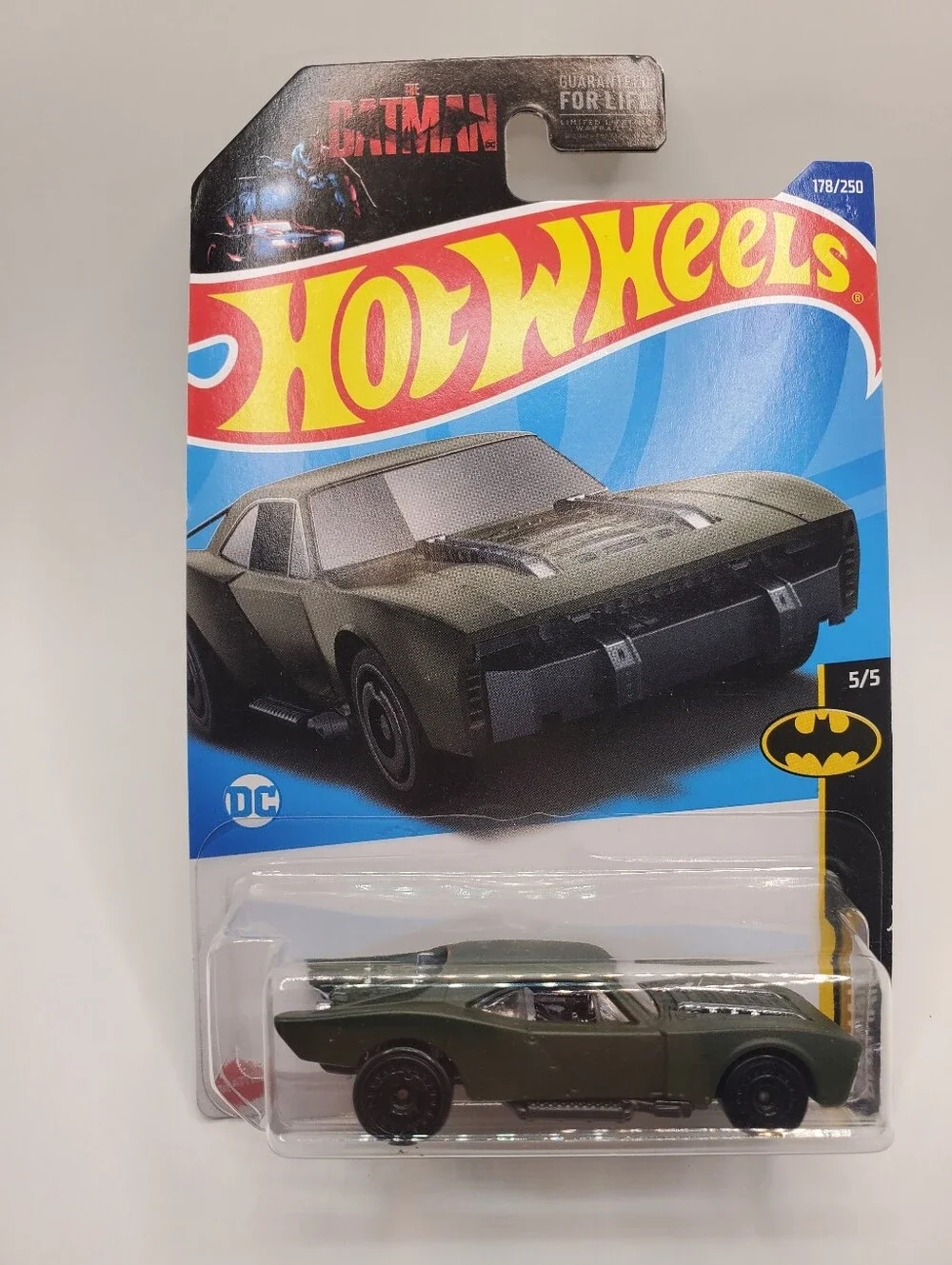 Hot Wheels Batman 5/5 DC Comics Batmobile Model Car